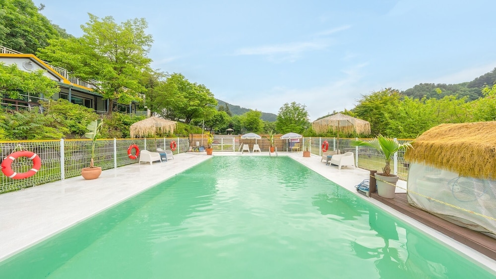 Gapyeong Hutan Pension view 4