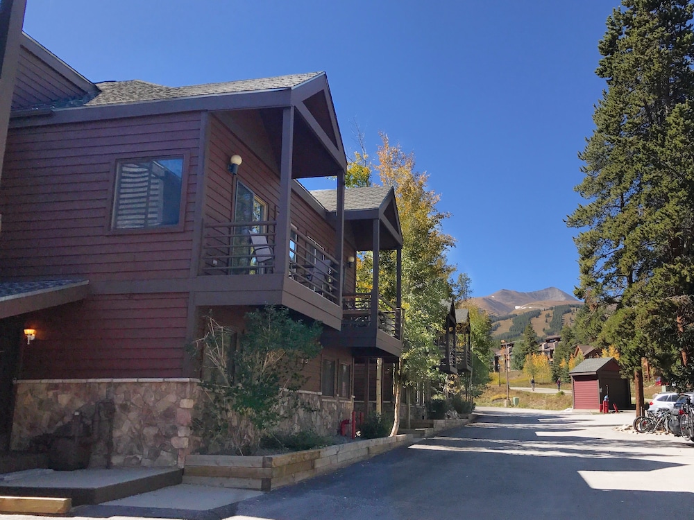 Hotel Wildwood Lodge (downtown Condos With On-site Hot Tub)