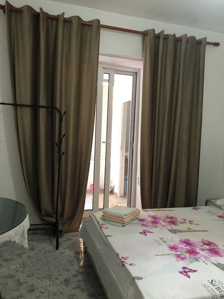 Monas Guesthouse