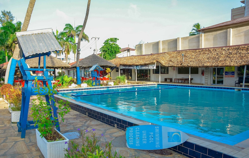 Best Western Jangwani Sea Breeze Hotel
