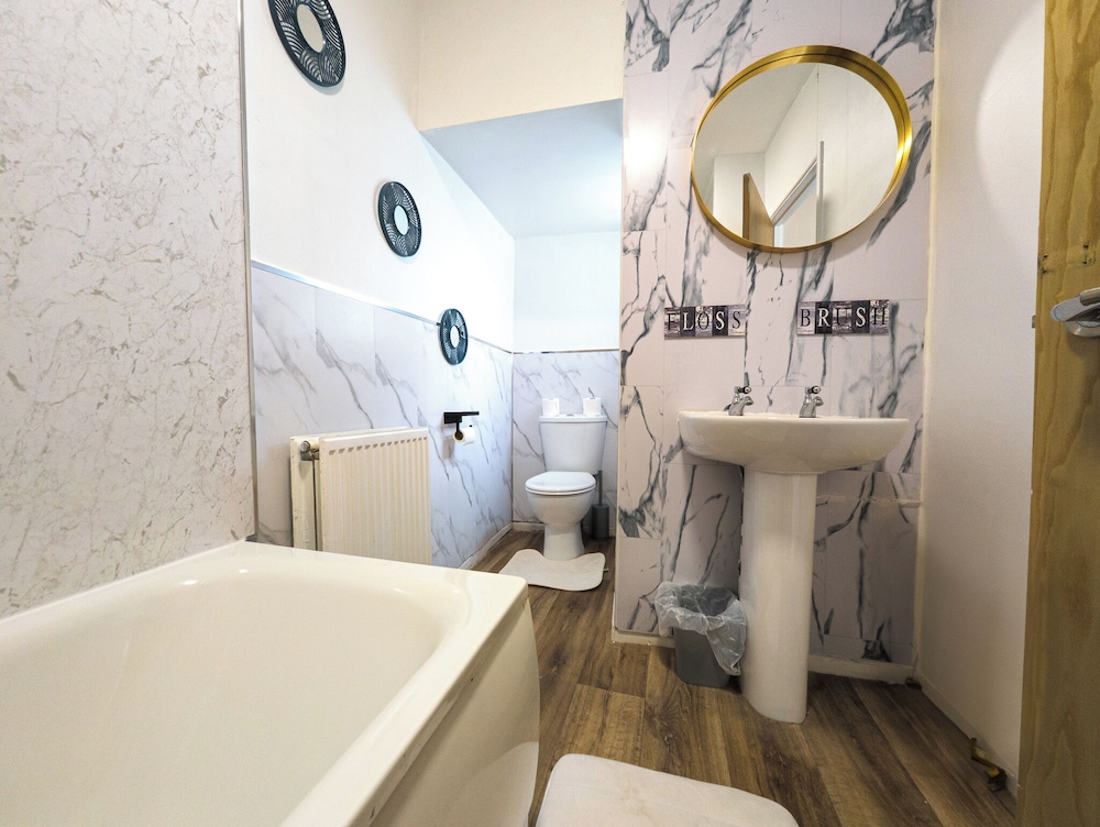 Casa Botique - Close To Gunwharf