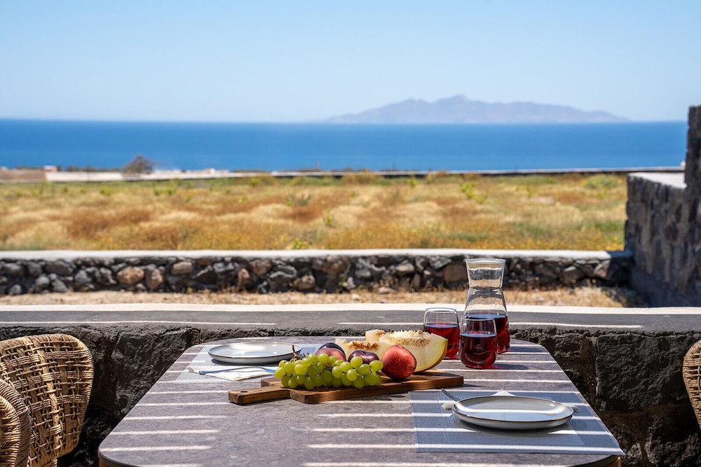 Platies Luxury Apartments Santorini