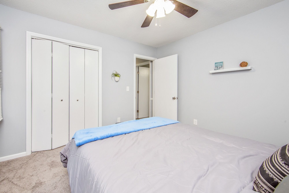 Fayetteville Vacations - No Place Like Homeplace! II - Property Image 25