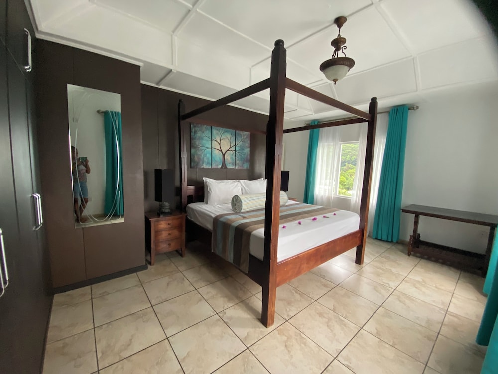 Stephna Residence