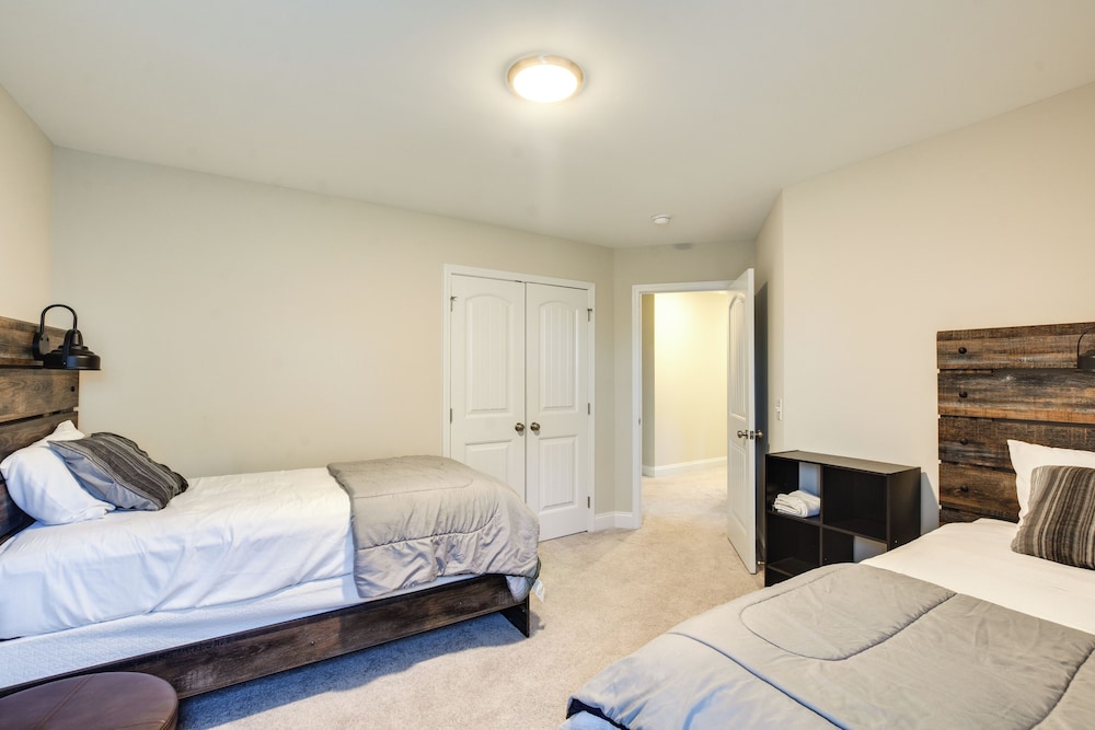 11 Mi to Fort Bragg: Family Home w/ Patio!