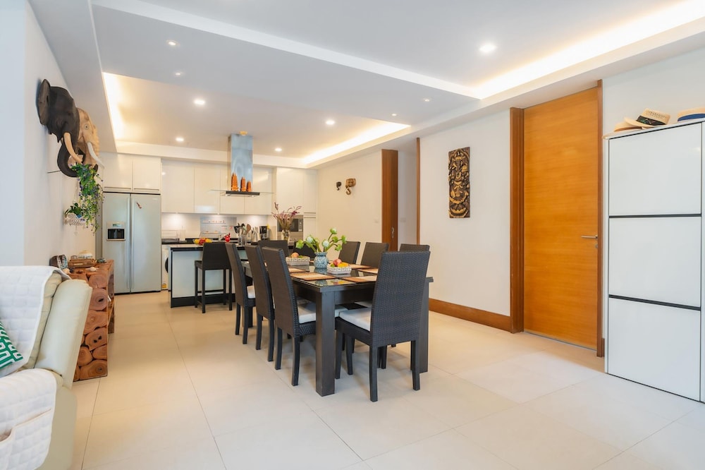 Pearl Of Naithon 3 Bedroom Beachfront Condo