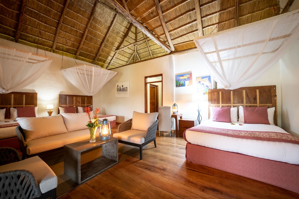 Crater Safari Lodge