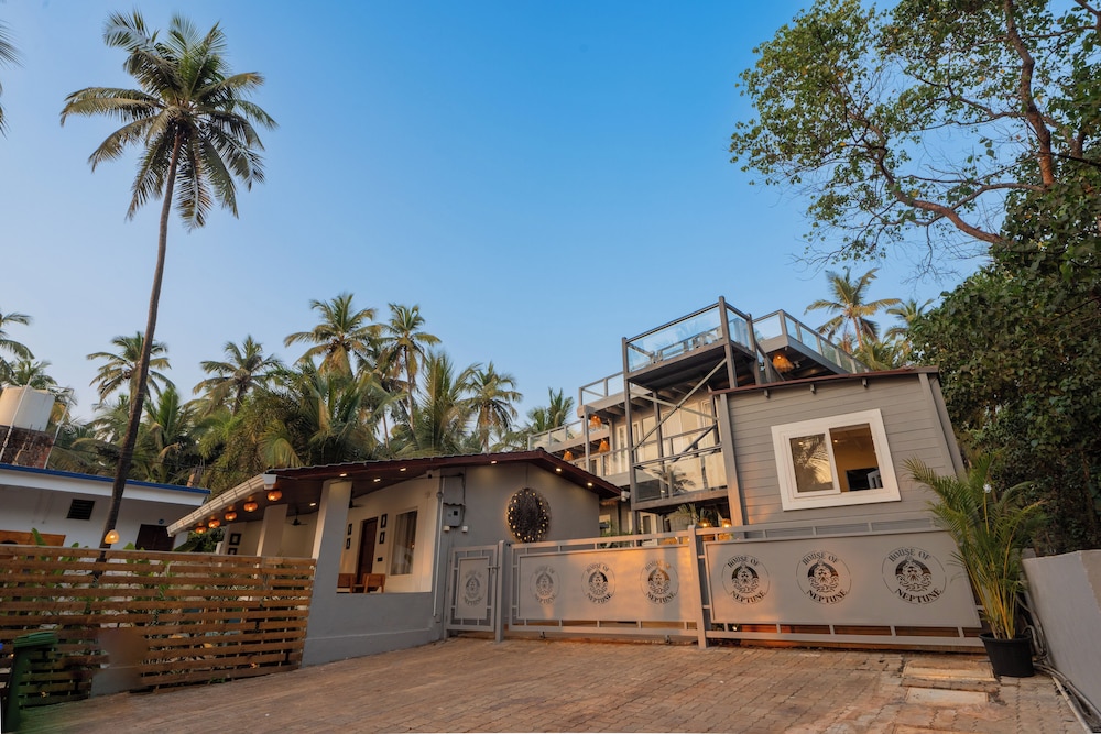 ELIVAAS House of Neptune 1 BHK Boutique