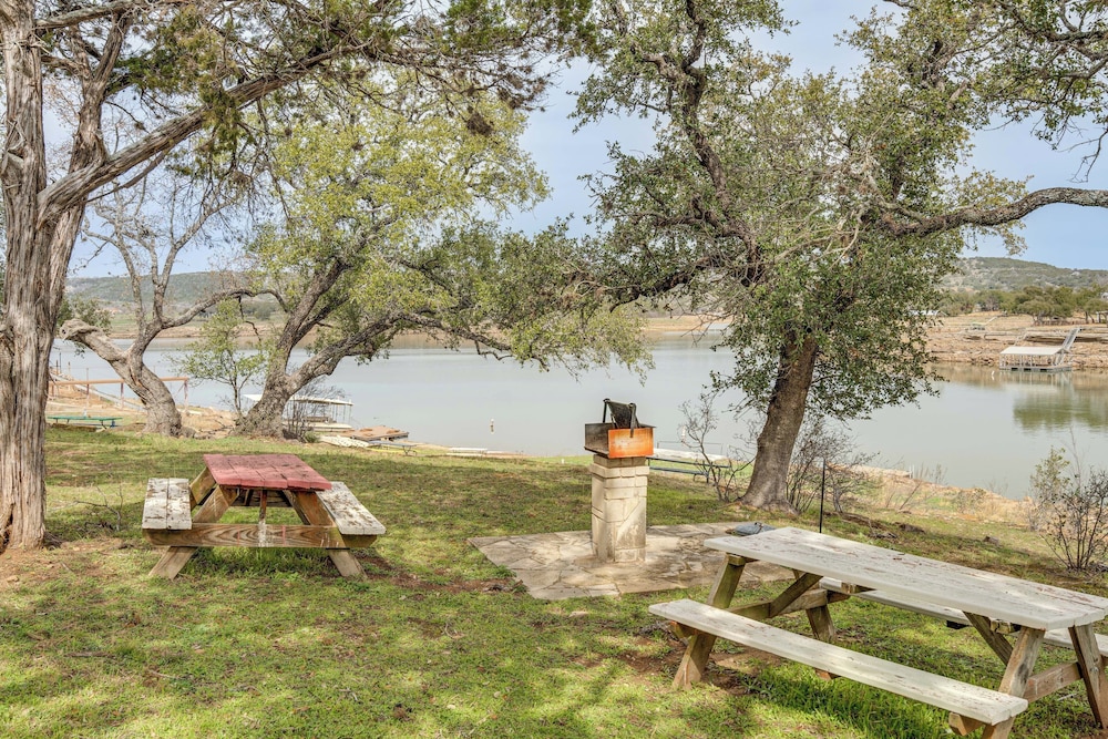 Chic Burnet Home on Lake Buchanan w/ 2 Fireplaces! - Property Image 11