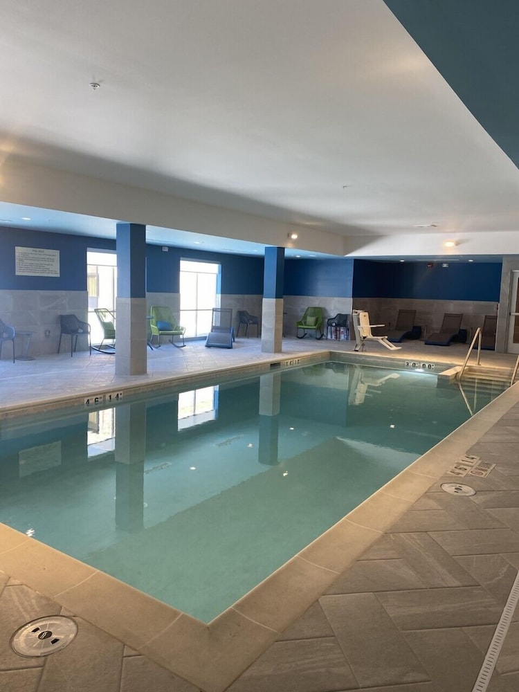 Milwaukee Vacations - Hampton Inn Glendale Milwaukee, WI - Property Image 9