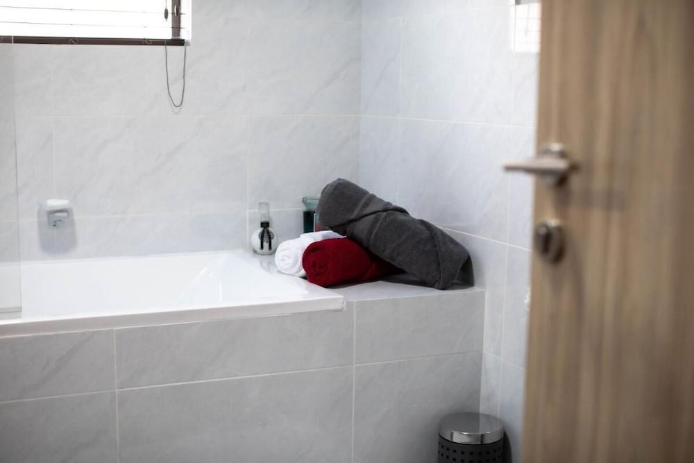 Luxurious Self-catering Apartment in Benoni With Private Entrance