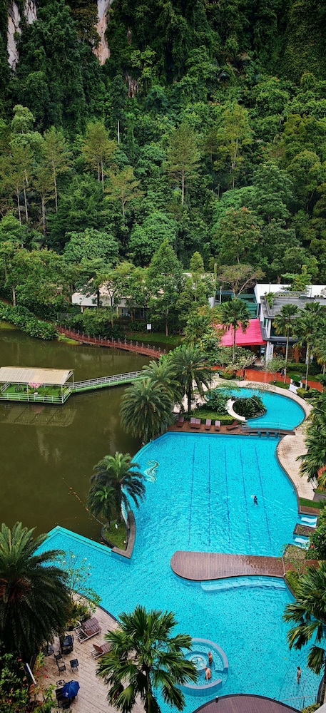 Mountain & Lake Views' Suite Cycas