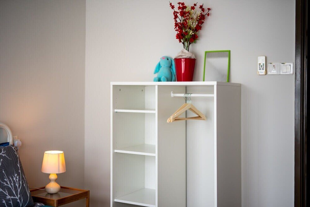 A Stylish 2BR Suite, Water Views, Free Parking