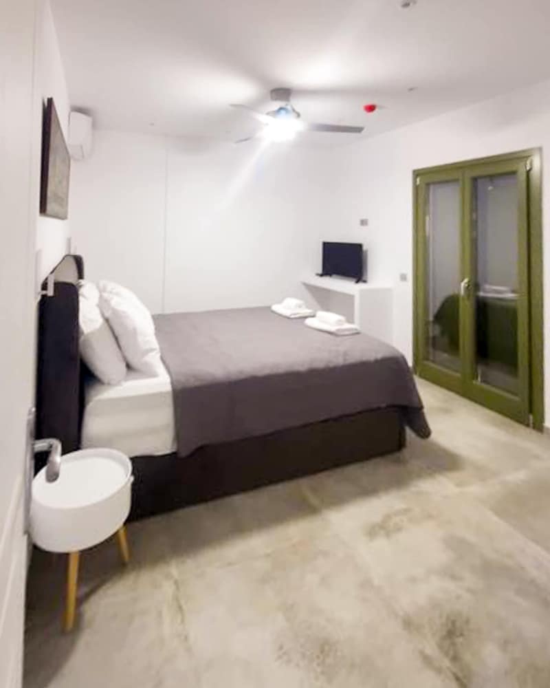 Ampelas Nostalgia Escape-poseidon Gem in Paros