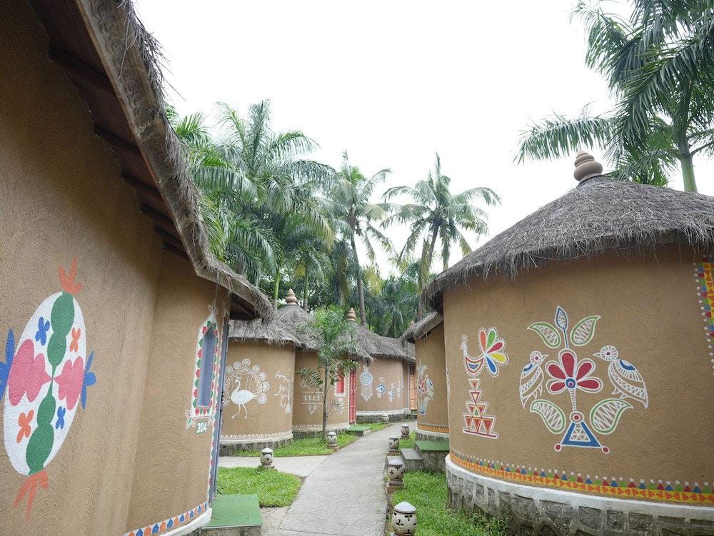 Monteria Village