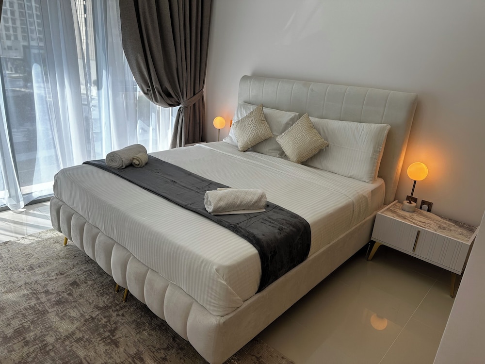 Wonderful Apartments in Icon Bay