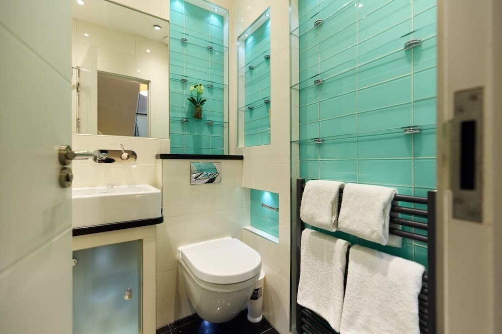 The South Hampstead Hideaway - Stylish 6bdr Home