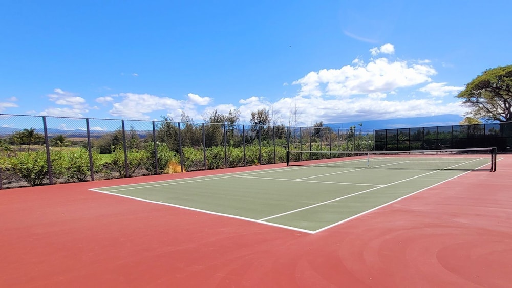 Newly Renovated - Gorgeous Condo & Location - Vrkcv