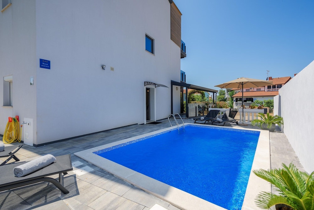 Apartment in Kukci With Heated Pool
