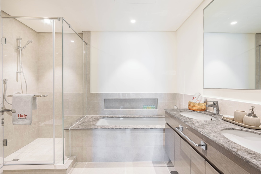 Lux 3BHK Burj Khalifa & fountain view