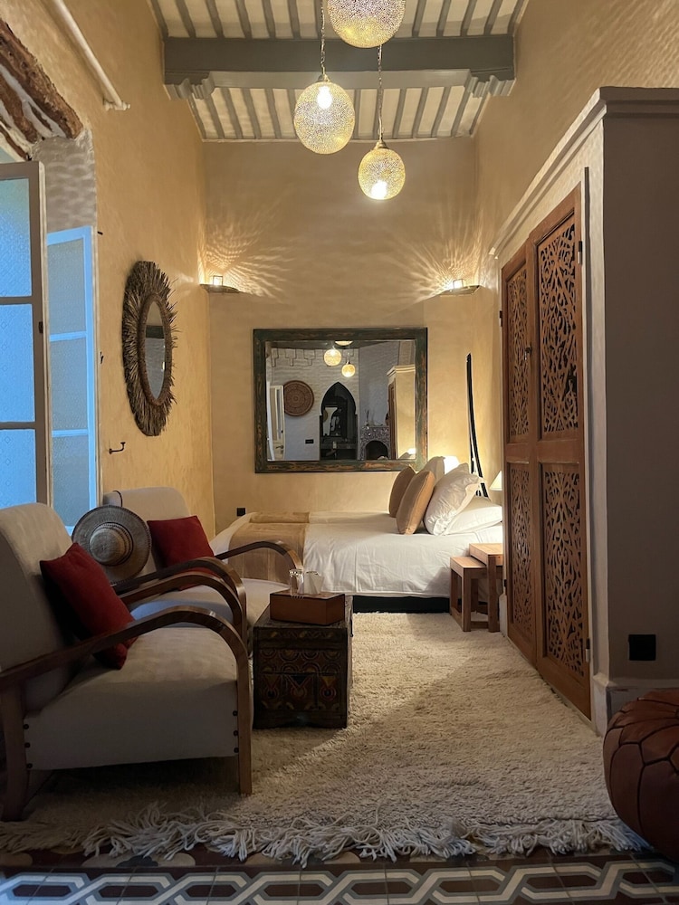 RIAD MALAÏKA