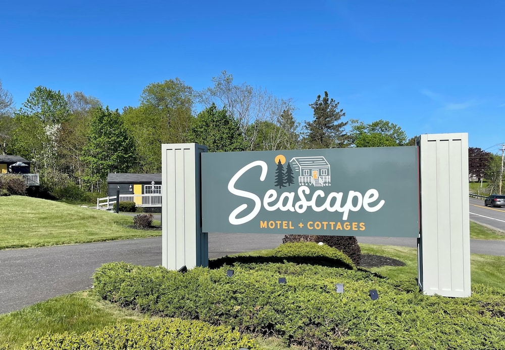 Seascape Motel & Cottages