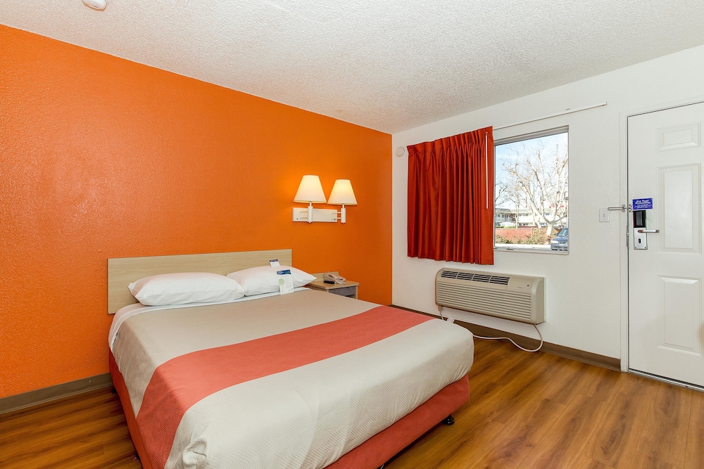 Motel 6 Hayward, CA – Silicon Valley Gateway