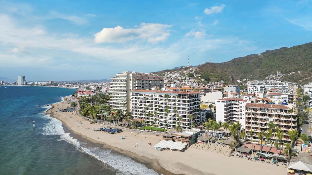 Ocean View 2Br Condo-balcony-beach-pool - 902
