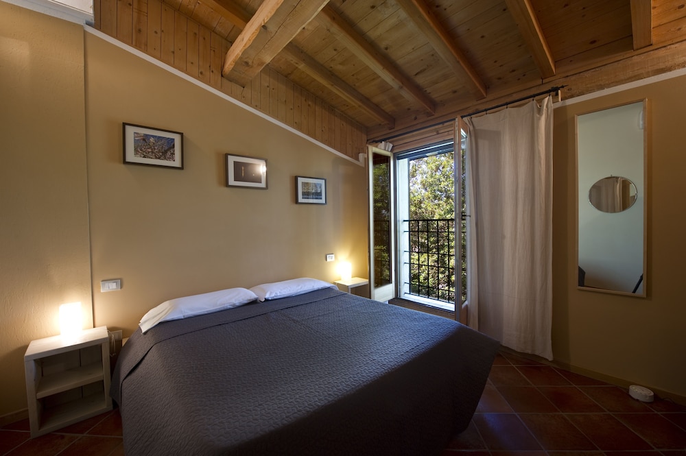 Borgo San Donino - Selva Capuzza photo 1