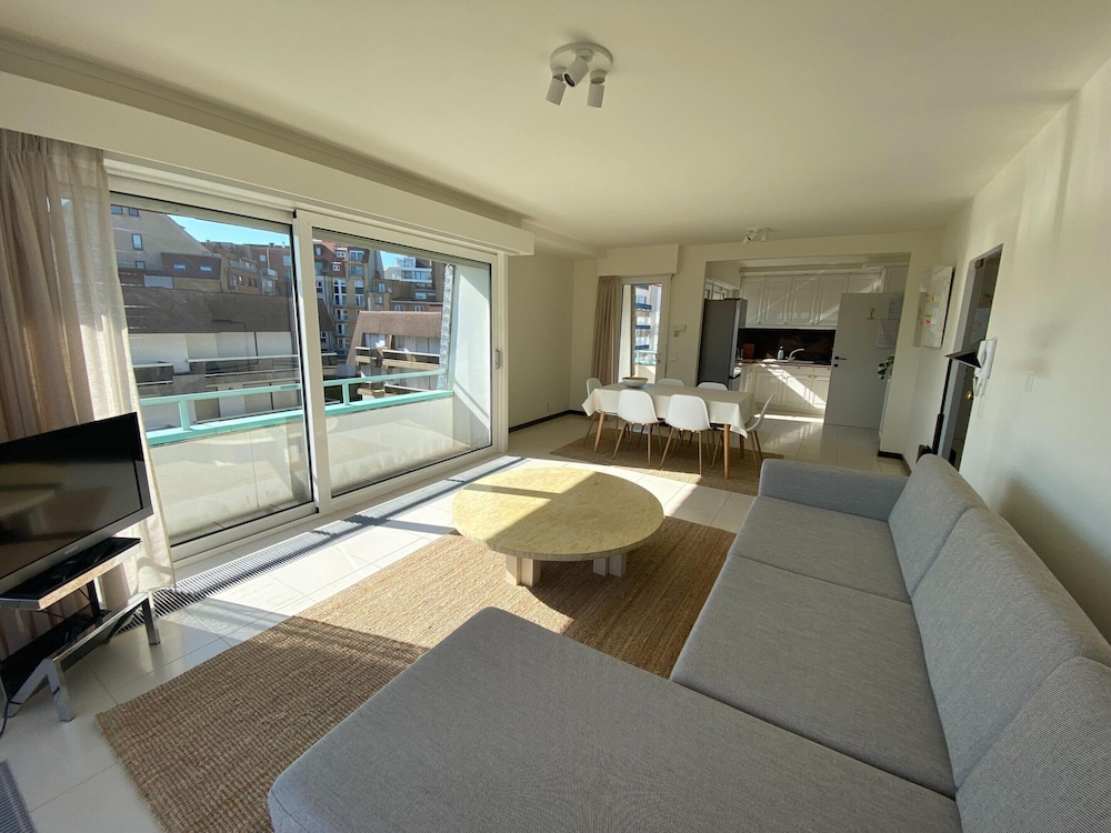 Apartment in Duinbergen Near the Beach