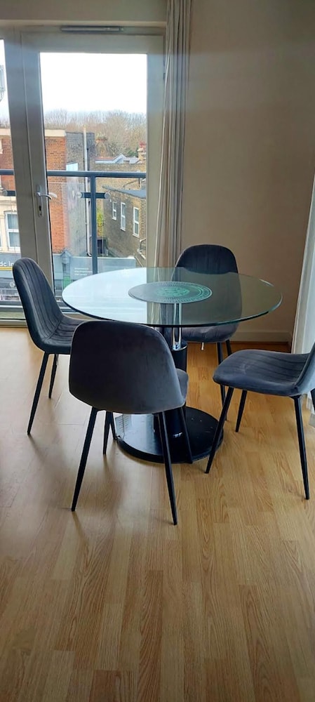 Bushwood, Ldn 2bed Apt-balcony-parking