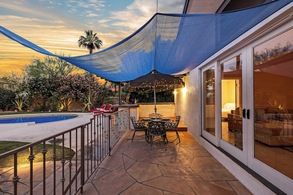 Dandelion by Avantstay Pool, 0.2mi to Downtown!