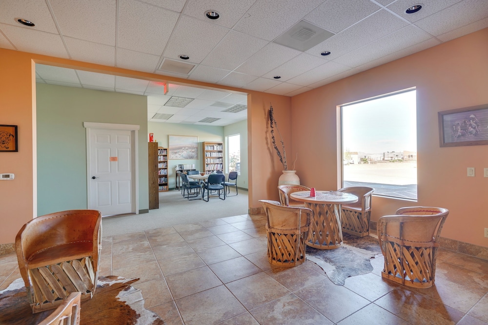 55-plus Desert Oasis in Benson w/ Mountain Views