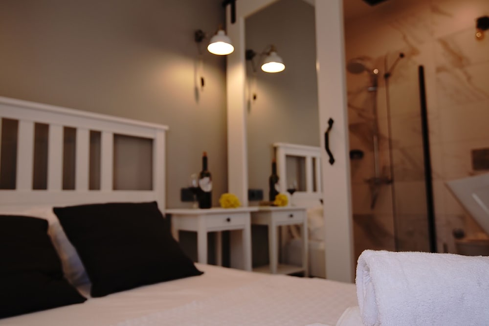 Achilles Bozcaada - Image 10