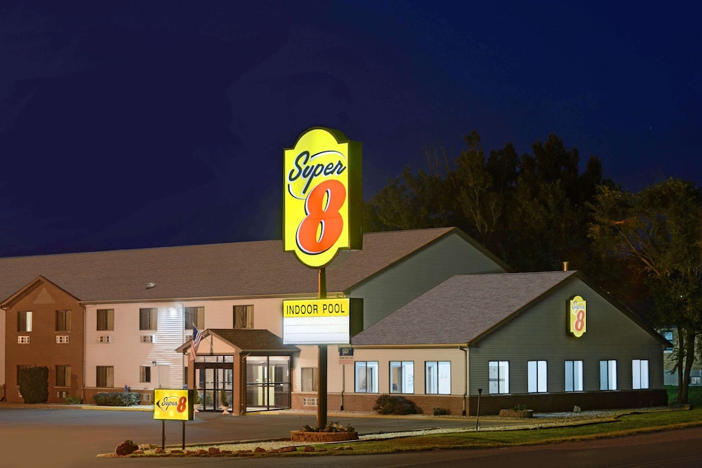 Hotel Super 8 by Wyndham Fairfield - Image 1