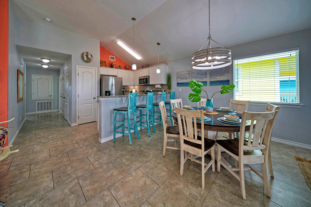 Laid Back Lime by Avantstay Near Beach w Pool Complimentary Pool Warmer