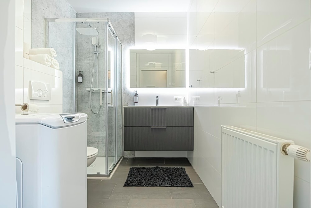 Modern 1BR Living Room Apartment Vienna