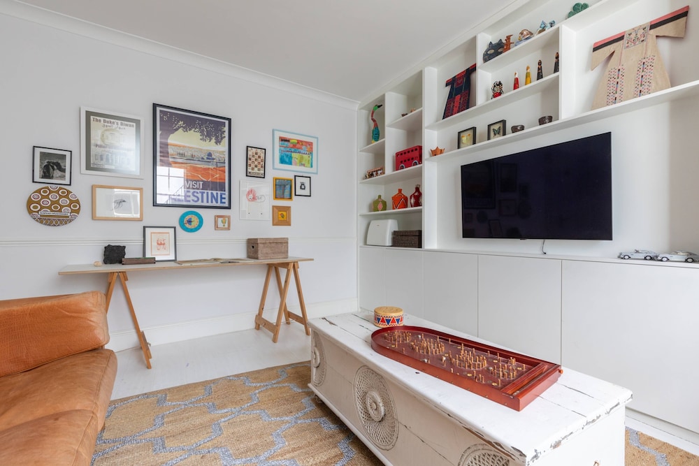 Lyme Terrace by Onefinestay
