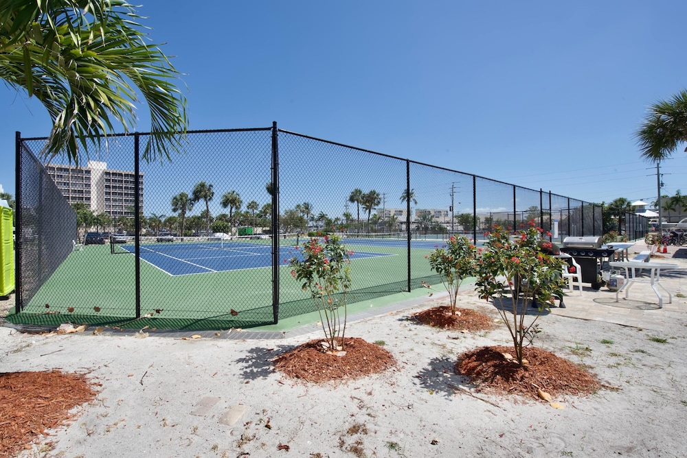 Estero Beach & Tennis 605-c