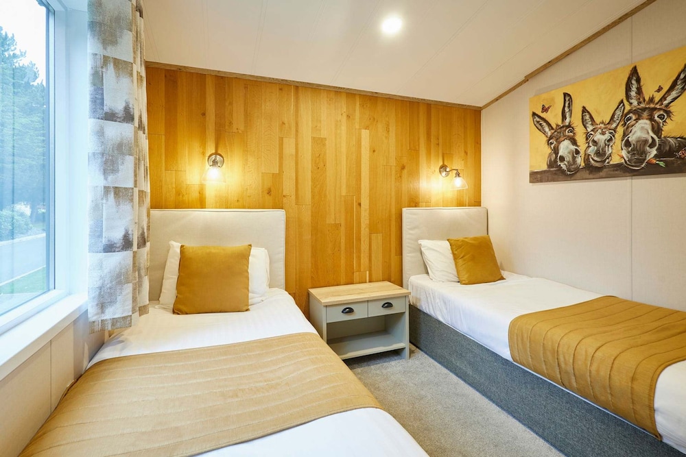 Host Stay Water s Edge Lodge