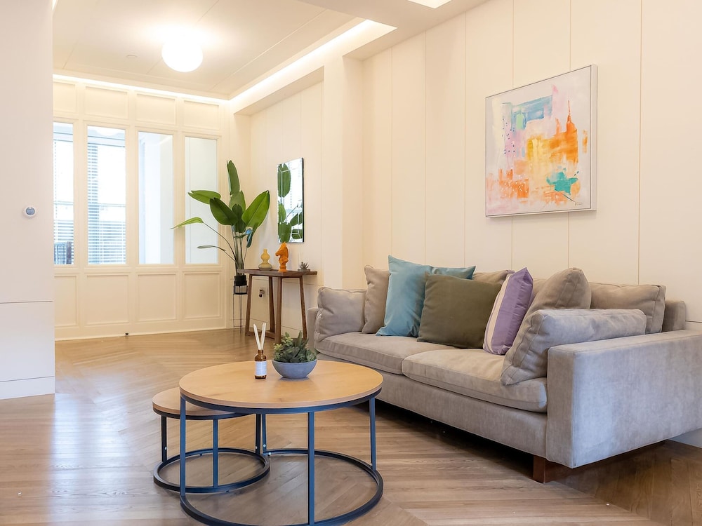 Five Bedroom Near Camden Arts Centre by Bevilla