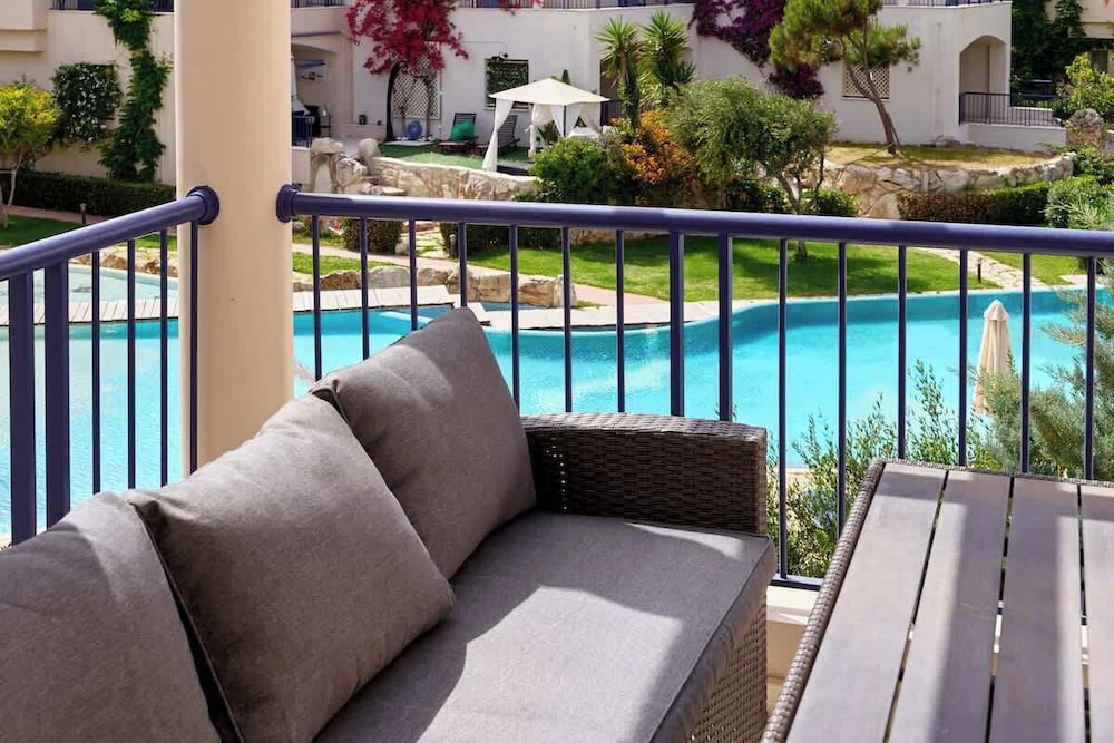 Cassiopeia 5 BR Villa on beach with pool