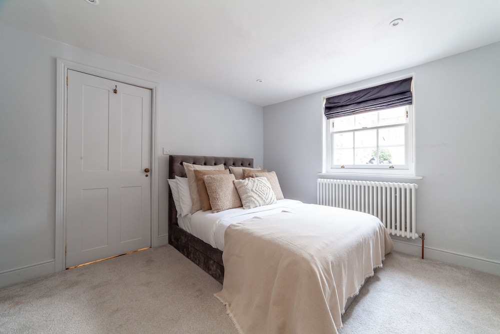 Modern & Stylish House in Deptford