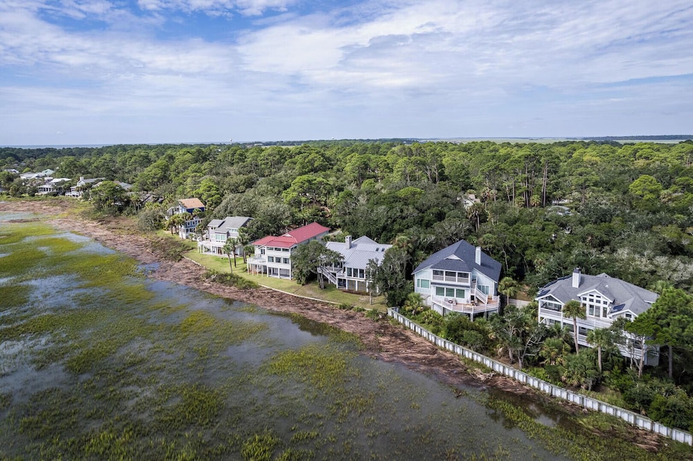 111 Cardinal Crest