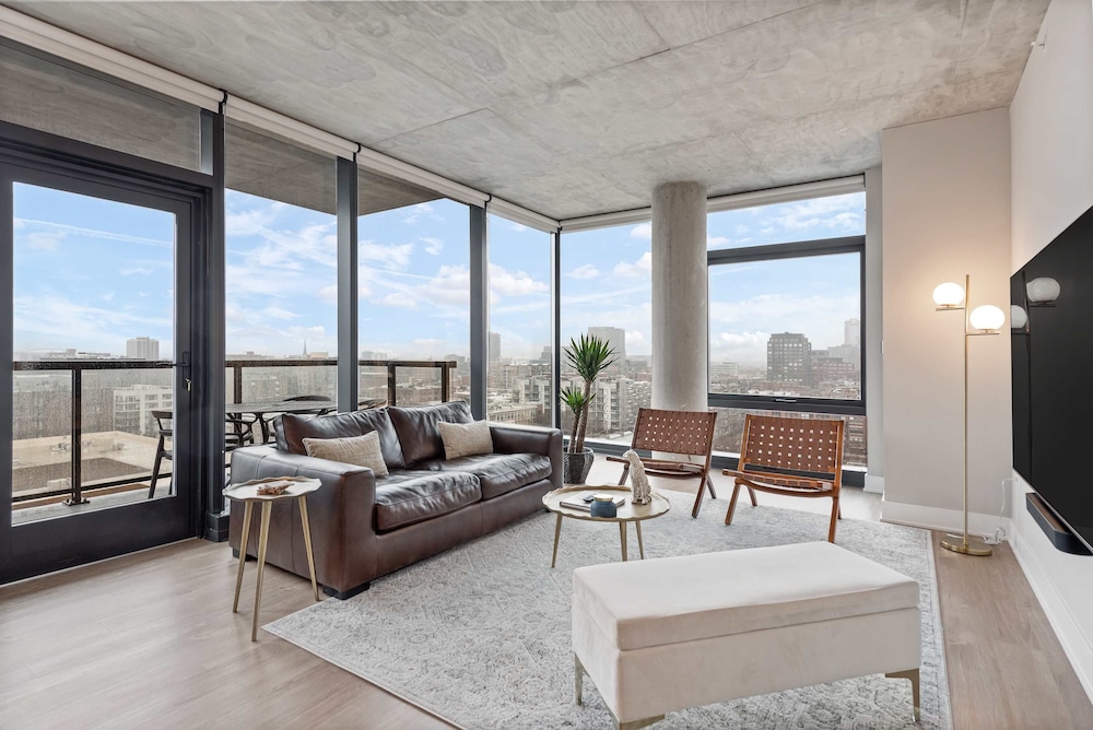 West Loop Group Hub 3 Modern 2BR Apartments