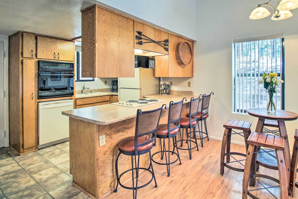 Alpine Arizona Cabin Rental w/ Gas Grill!