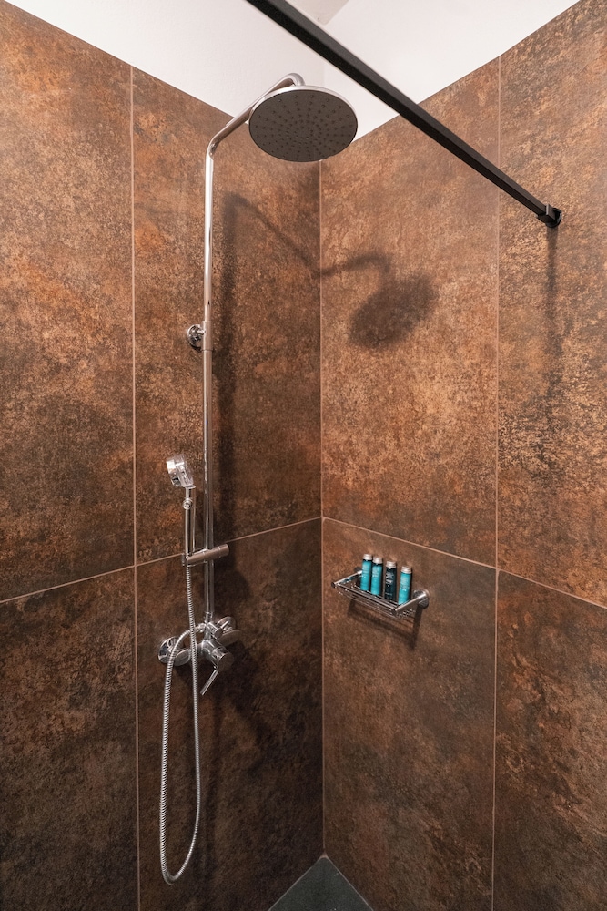 Uranides Luxury Suites
