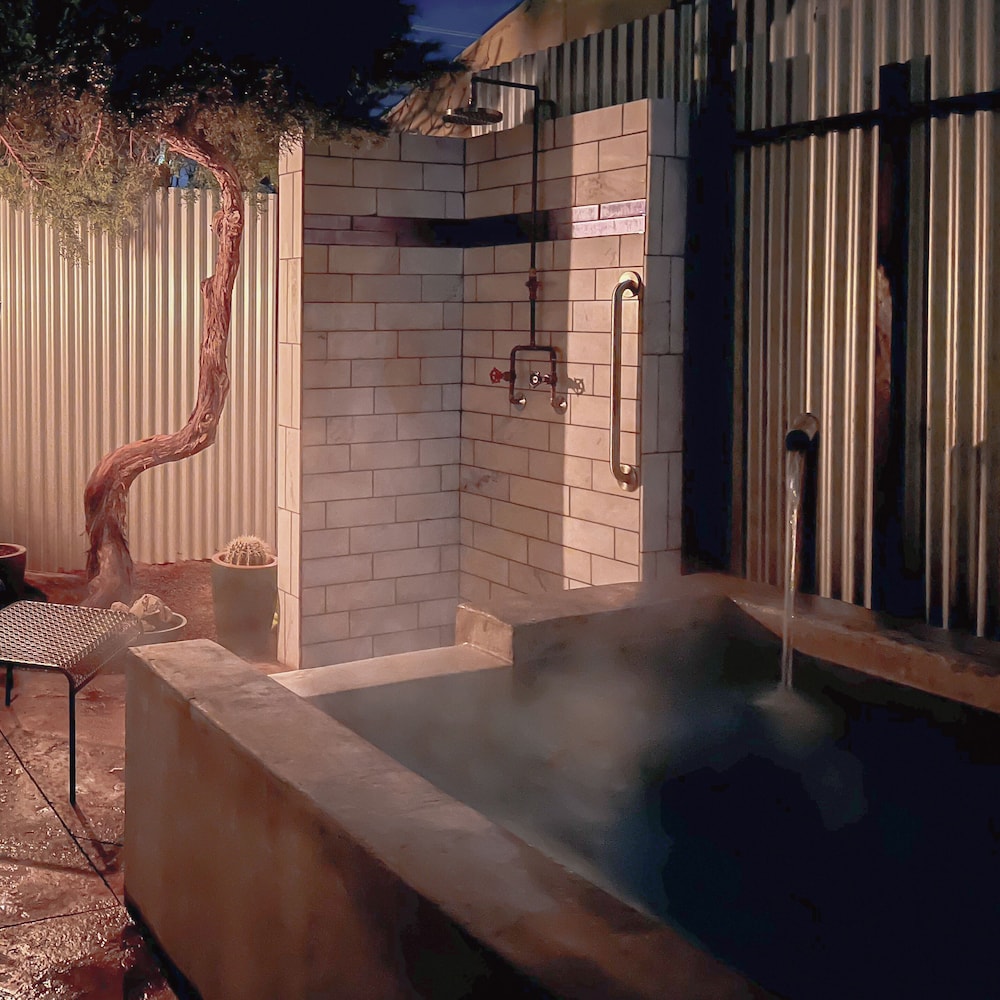 Hoosier Hot Springs & Inn