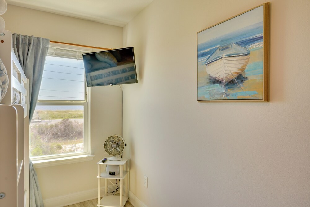 Steps to Ocean: Chic Home w/ Patio in Port St Joe!