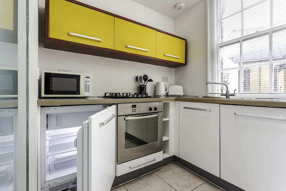 Bright Marylebone Apartment